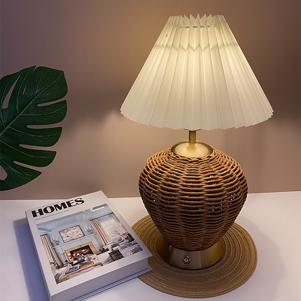 Rattan Rechargeable Table Lamp